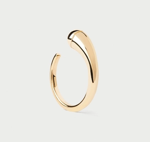 Detailed view of polished S925 sterling silver adjustable ring with gold teardrop shape