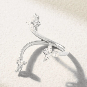 Elegant S925 sterling silver floral ring with sparkling zircon in a spiral design