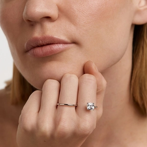 Elegant S925 sterling silver S-shaped open ring featuring a large square-cut sparkling stone