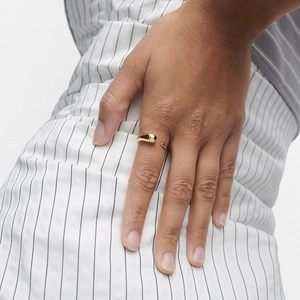 Adjustable minimalist 925 sterling silver ring with a golden teardrop bead design
