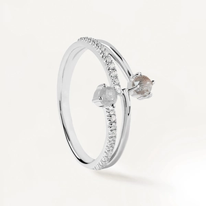 Elegant S925 sterling silver ring with dual crossover bands and sparkling cubic zirconia