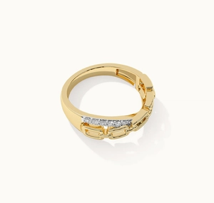 Detail showing high-quality S925 silver chain link ring with sparkling crystals