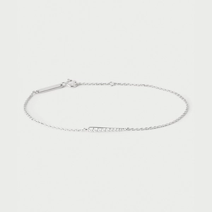 Bracelet minimaliste en argent sterling S925 avec une rangée de diamants pavés étincelants
