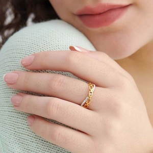 S925 sterling silver chain ring with pavé diamonds in two-tone gold and silver
