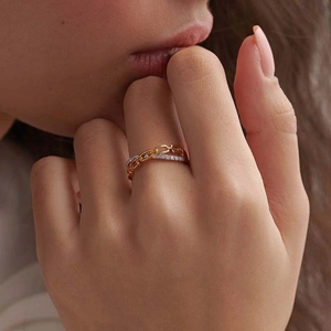 Double-layered gold chain ring with sparkling pavé diamonds for a chic fashion statement
