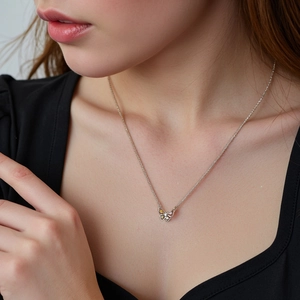 Collier papillon élégant en argent S925 avec zircons colorés pour femme
