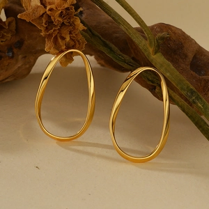 Boucles d'Oreilles Créoles Ovales Torsadées Irrégulières en Argent Sterling 925 Design Creux Géométrique Minimaliste pour Femmes