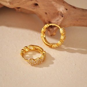 Orecchini a cerchio in argento sterling S925 dorato con zirconi micro-intarsiati