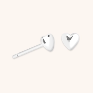 Elegant S925 sterling silver heart stud earrings with high-polished mirror finish surface
