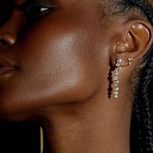 Asymmetric S925 silver earrings with linear tassels and round crystals in gold finish