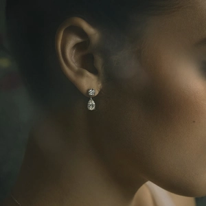 Élégantes boucles d'oreilles en argent 925 avec diamants ronds et poires pour femmes