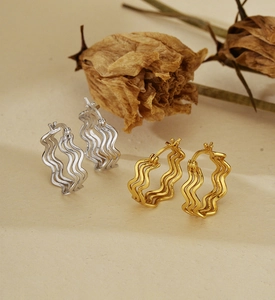 Détails de boucles d'oreilles créoles torsadées en argent S925 dorées et argentées
