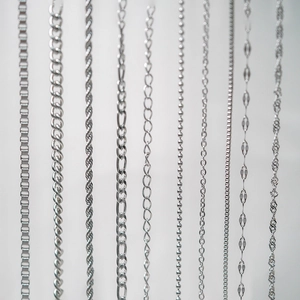 Divers styles de chaînes en argent sterling S925 incluant Figaro, boîte et maillons