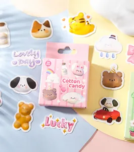 Flachbild von 50 süßen Cartoon-Tierstickern und der Cotton Candy Aufbewahrungsbox