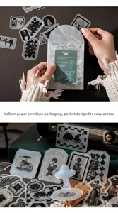 Macro detail van retro stickers met zilveren stempels en wetenschappelijke labmotieven