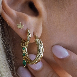 Boucles d'oreilles longues en argent S925 doré avec zircon vert et clous érable