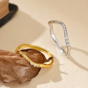 Bague Vague en Argent Sterling 925 Minimaliste Courbe Irrégulière Incrustée de Strass Couleur Or Platine Bijoux de Doigt Femme