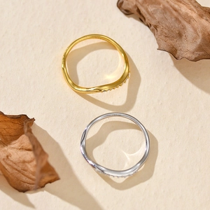 Ensemble de bagues vagues en argent S925 doré et argenté avec détails en zircon