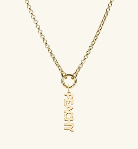 Detail view of a gold-plated Rolo chain necklace with a vertical PEACHY letter pendant