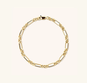 Polished gold Figaro chain bracelet featuring a classic link pattern and lobster clasp
