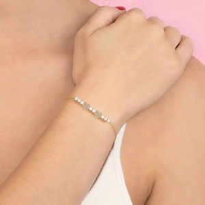 Elegant gold plated S925 sterling silver bracelet with sparkling diamond heart charms