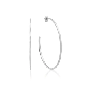 Minimalistische S925 Sterlingsilber Creolen mit Hochglanzpolitur aus zwei Blickwinkeln