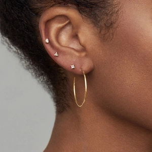 Minimalistisches S925 Silber-Ohrring-Set in Gold mit Creolen und geometrischen Steckern