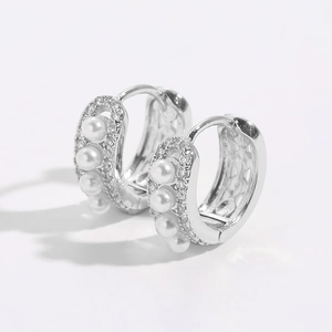 Élégantes créoles en argent sterling S925 avec perles blanches et zircons scintillants