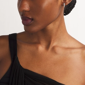 Élégantes boucles d'oreilles en argent S925 avec trois zircons sertis verticalement