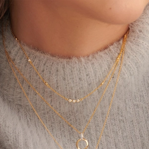 Collier triple rang minimaliste en argent S925 avec des pendentifs ronds en zircone