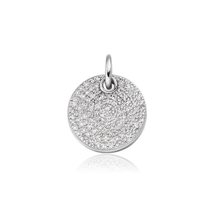 Pendentif rond en argent 925 étincelant avec oxydes de zirconium sur fond blanc