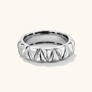 Polierter S925 Sterlingsilber Ring mit geometrischen Pyramidenfacetten und 3D-Architektur