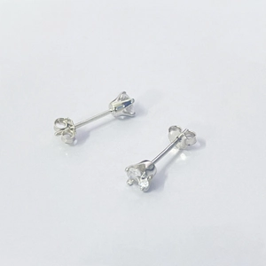Élégantes boucles d'oreilles en argent sterling S925 avec zircons sertis en couronne