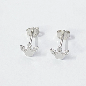 Minimalist S925 sterling silver crown stud earrings with sparkling zircon gemstones