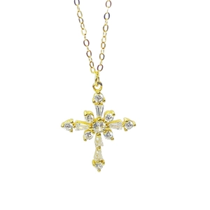 Collier croix en argent S925 minimaliste orné de cristaux brillants sur chaîne délicate
