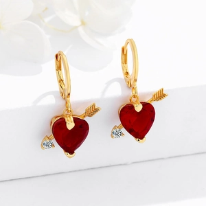 Élégantes boucles d'oreilles cœur en argent 925 avec flèche de cupidon et zircon