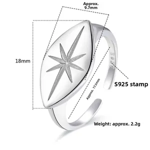 Detailansicht des S925 Silber Sternrings mit Maßen von 18mm Höhe und 9,7mm Breite