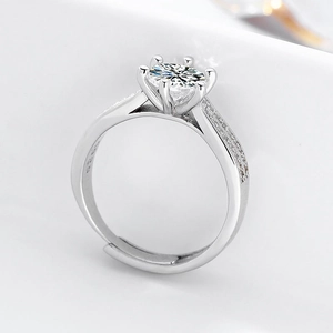 Elegant S925 sterling silver crown ring with round cubic zirconia in four-prong setting