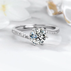 Classic S925 sterling silver six-prong moissanite ring with elegant twisted band design