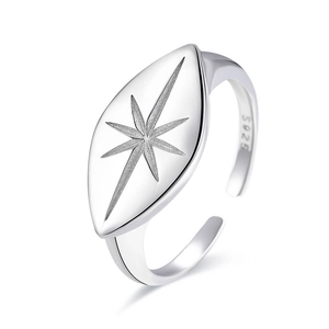 Minimalistischer S925 Silberring in Tropfenform mit graviertem Nordstern Motiv und S925 Stempel