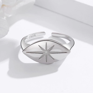 Verstellbarer Ring aus S925 Sterlingsilber mit polierter Oberfläche und Stern-Gravur