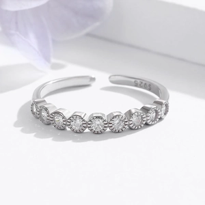 Elegant S925 sterling silver adjustable ring with sparkling cubic zirconia inlay for women