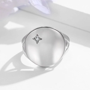 Polished S925 sterling silver signet ring with star engraved zircon and textured band
