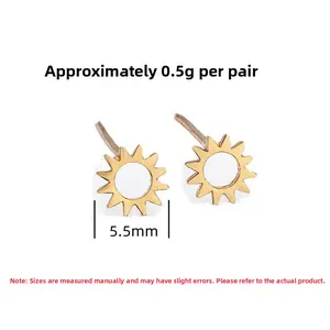 Detailed view of 5.5mm gold sunflower studs in 925 sterling silver with dimensions