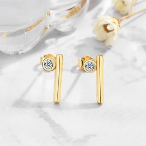 Minimalist 925 silver stud earrings with vertical bars and inlaid cubic zirconia stones