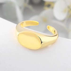 Polished S925 sterling silver minimalist oval signet ring with gold plated finish