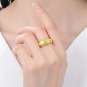 925 sterling silver gold plated croissant ring with vertical textured ribbed design
