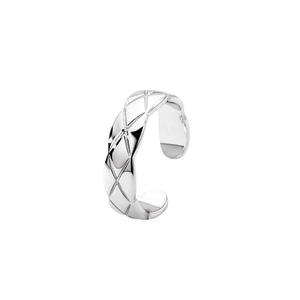 Minimalist 925 sterling silver open ring with classic geometric quilted texture