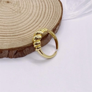 Chic 925 sterling silver croissant ring in gold finish with adjustable open band design