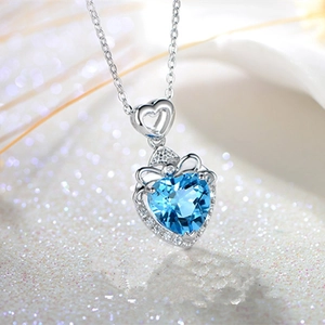 Collier en argent S925 avec pendentif en forme de cœur bleu et couronne étincelante